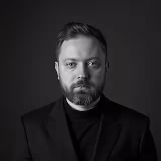 Монохромный портрет мужчины